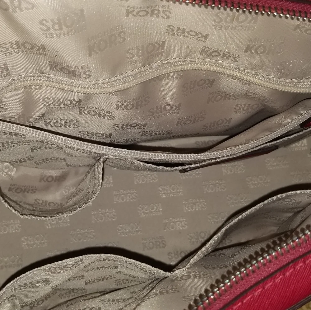 Michael kors purse - Picture 3 of 5